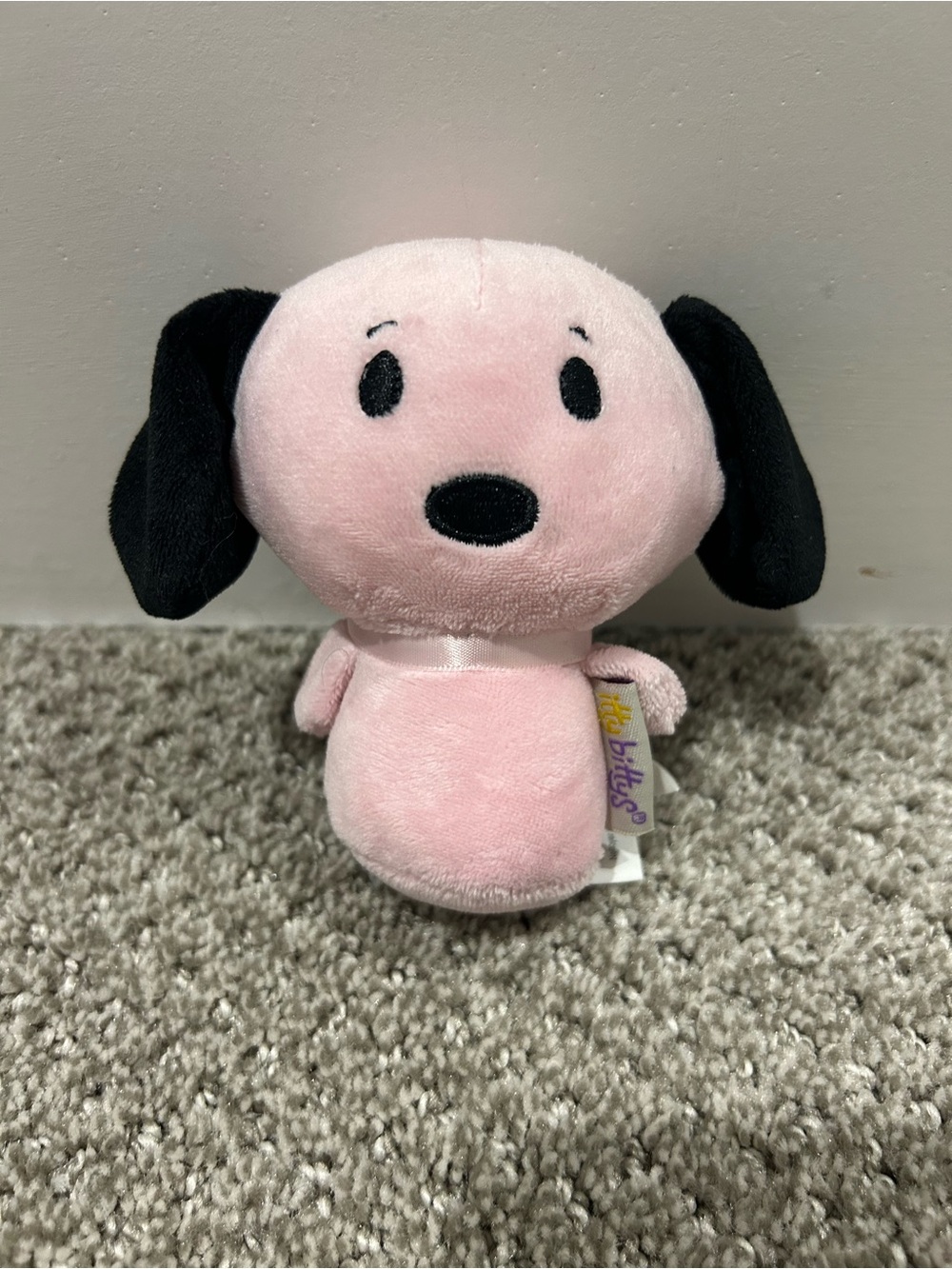 Light pink snoopy itty bitty